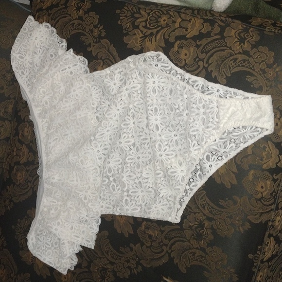 Victoria's Secret White Lace Chemise with Ruffle Bodysuit Size m - Picture 9 of 12